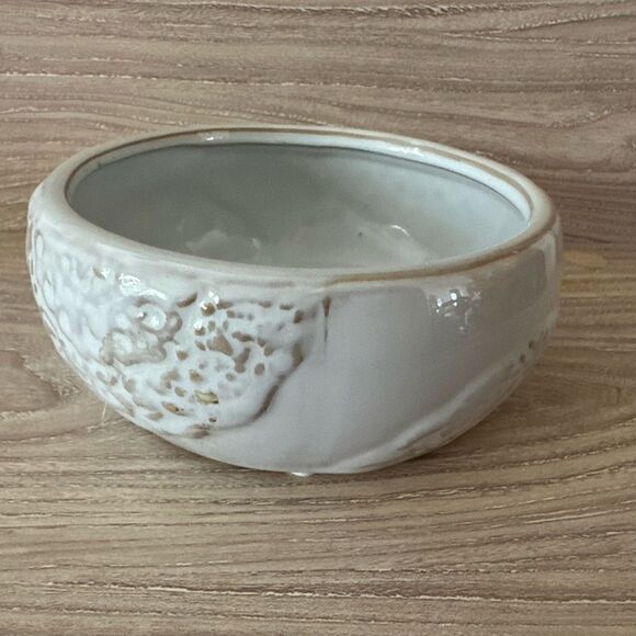 Cream ceramic bowl - Picture 1 of 6